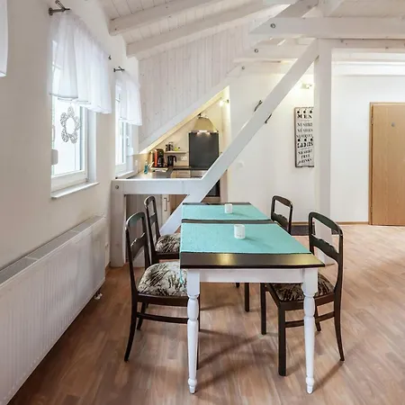 Spacious Multi-level Stay, Cleaning Included Thale