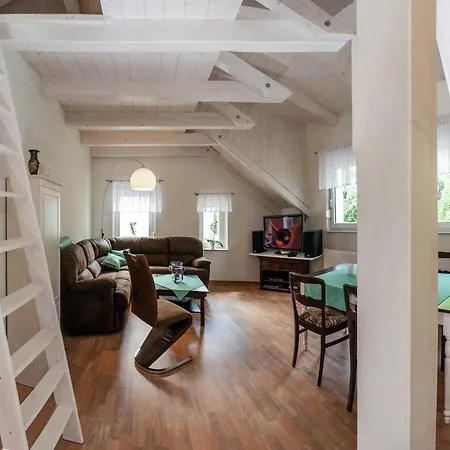 Spacious Multi-level Stay, Cleaning Included Thale