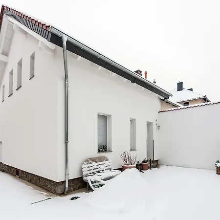 Dom wakacyjny Spacious Multi-level Stay, Cleaning Included *