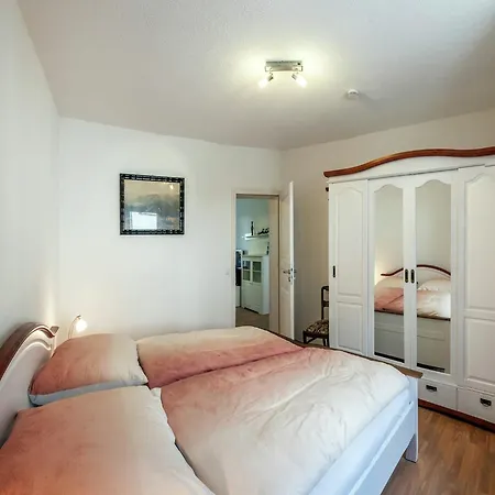 Spacious Multi-level Stay, Cleaning Included *