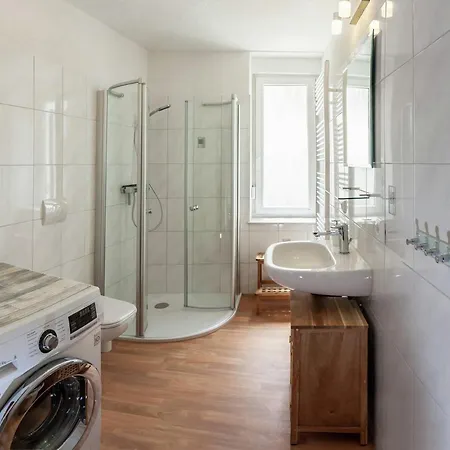 Dom wakacyjny Spacious Multi-level Stay, Cleaning Included